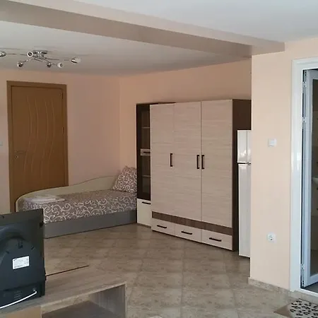 Terzievi Family House בית הארחה