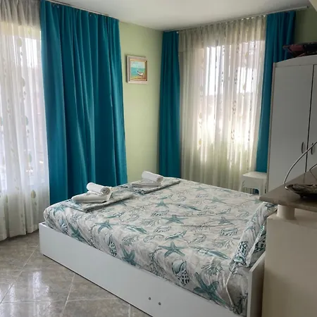 Terzievi Family House בית הארחה 3*