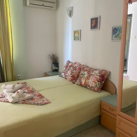Terzievi Family House בית הארחה