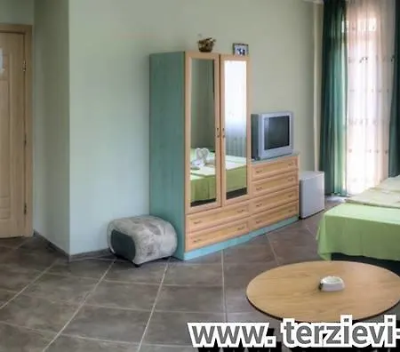 Terzievi Family House בית הארחה 3*