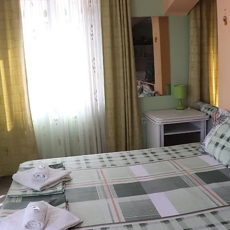 Terzievi Family House בית הארחה 3*