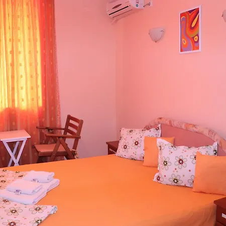 Terzievi Family House בית הארחה 3*