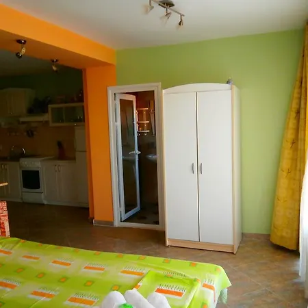Terzievi Family House בית הארחה 3*